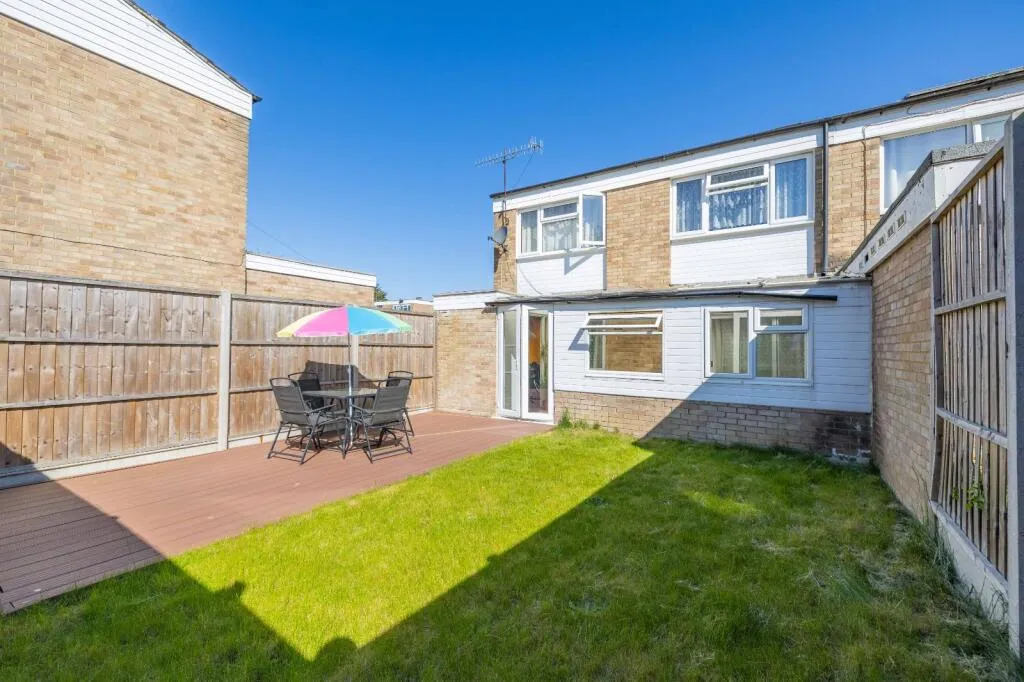 3 bed End of Terrace