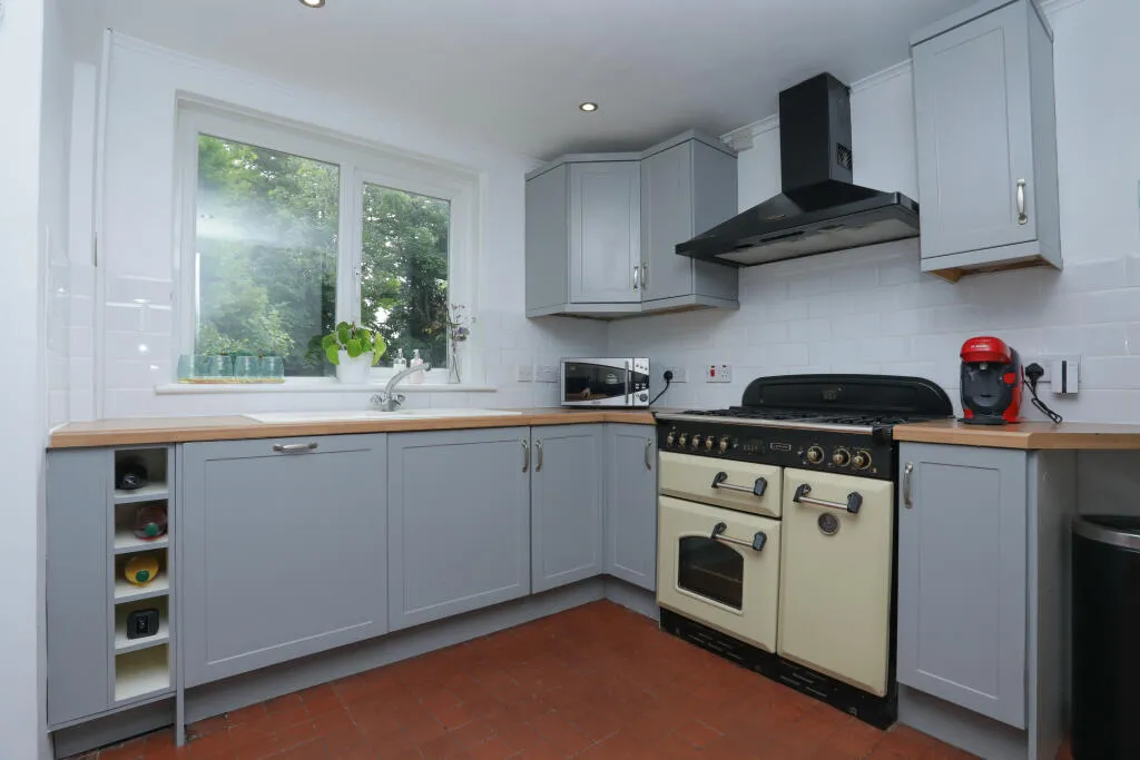 4 bed Detached