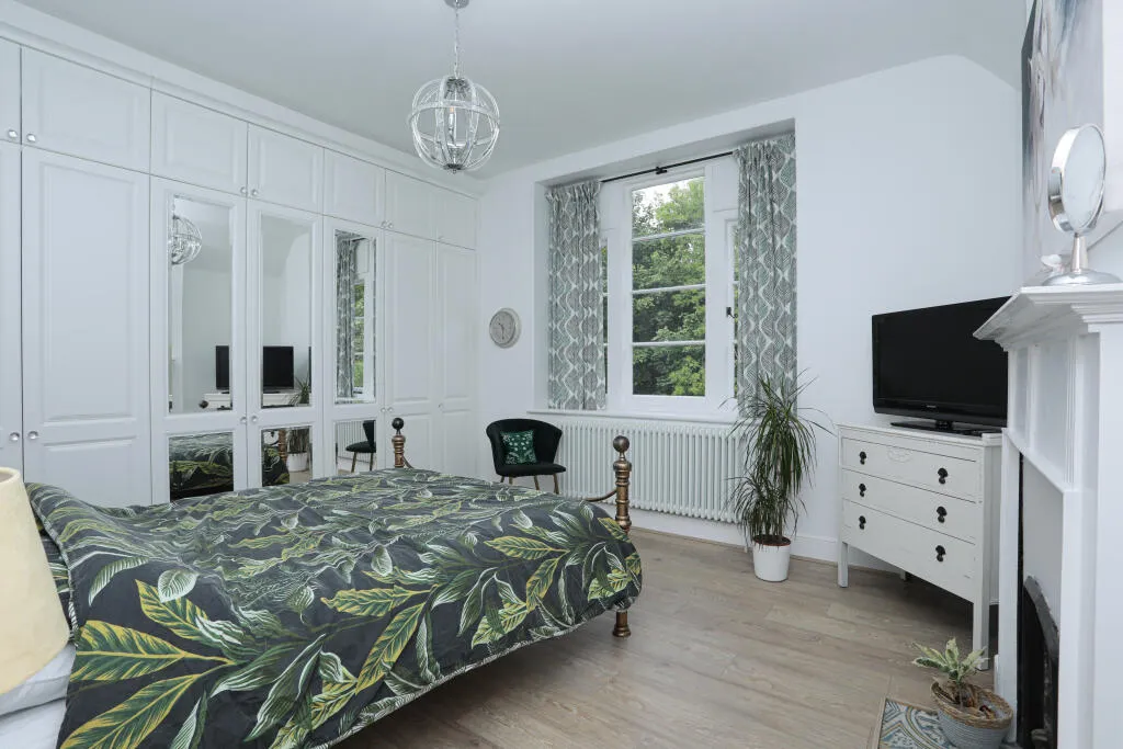 4 bed Detached