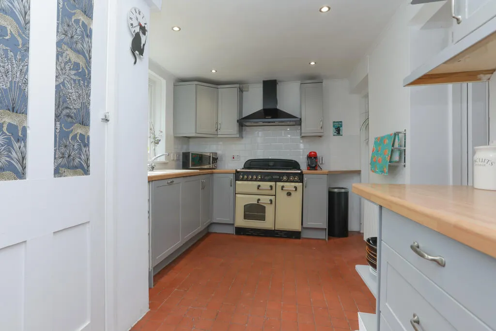 4 bed Detached