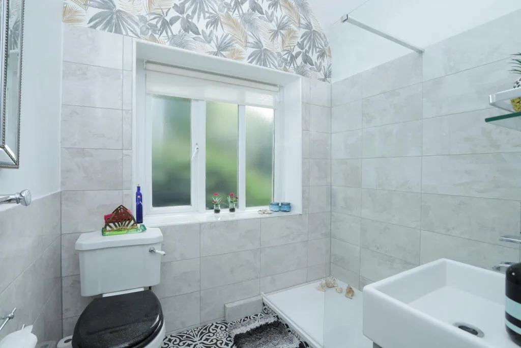 4 bed Detached