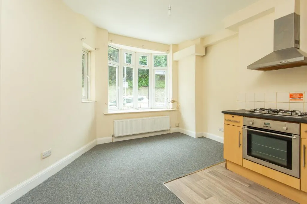 1 bed Ground Flat