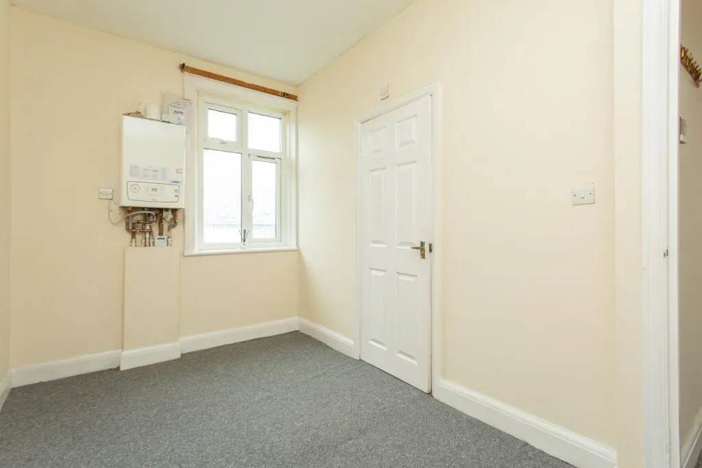 1 bed Ground Flat