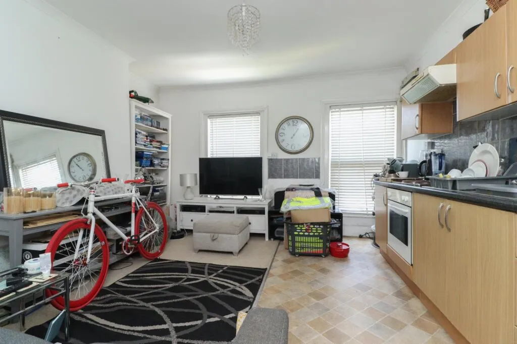 4 bed Terraced