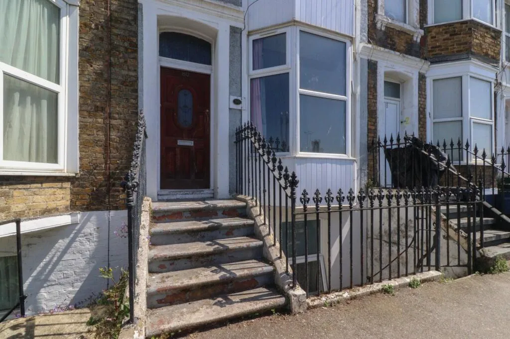 4 bed Terraced