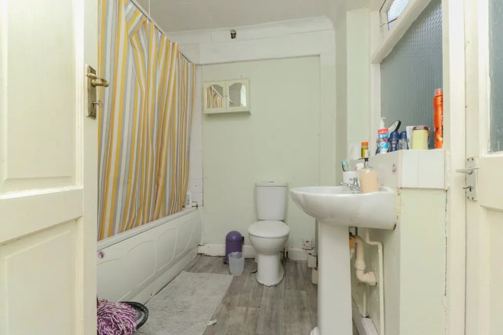 4 bed Terraced