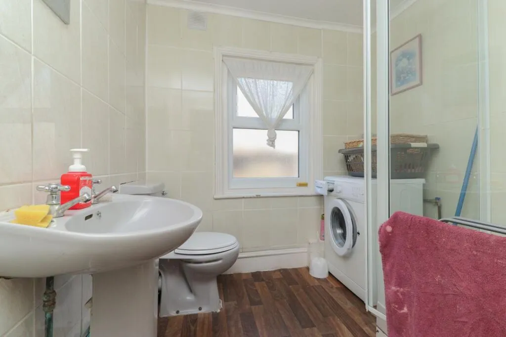4 bed Terraced