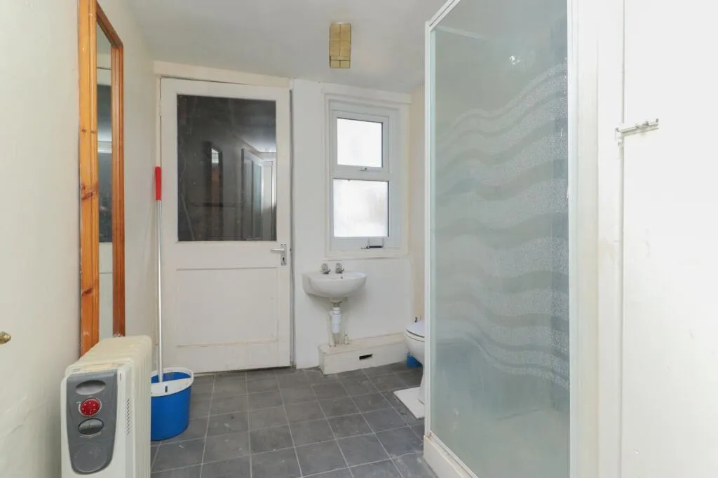 4 bed Terraced