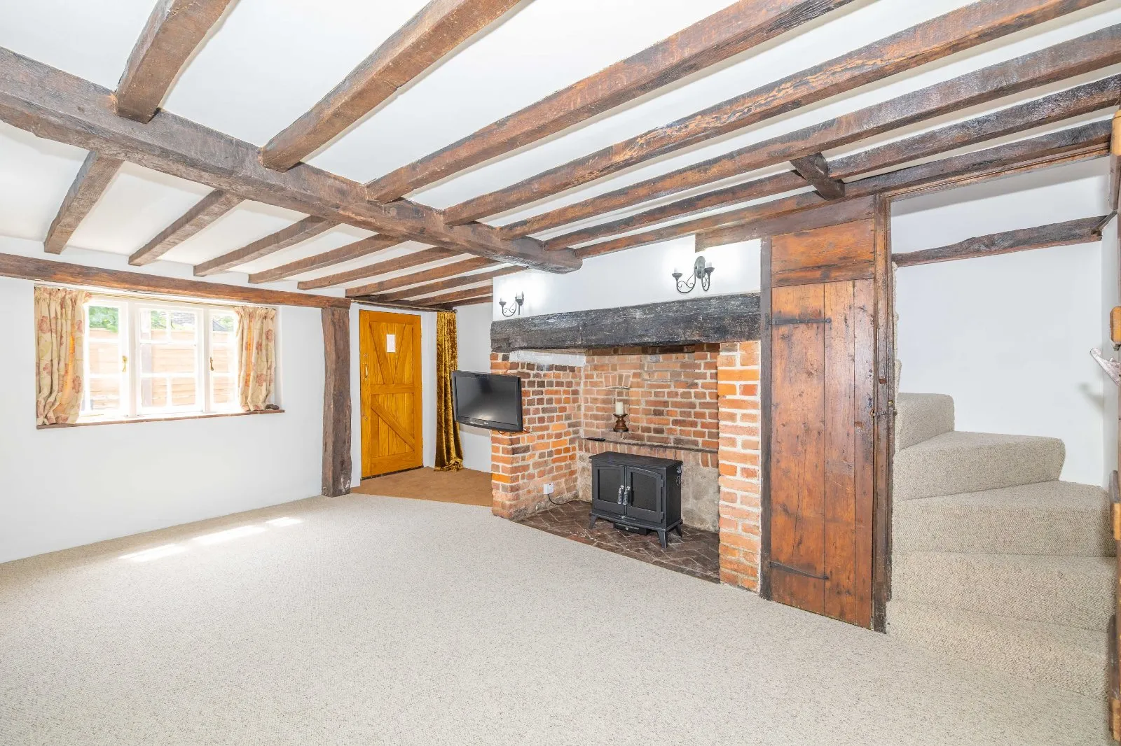 2 bed Semi-Detached