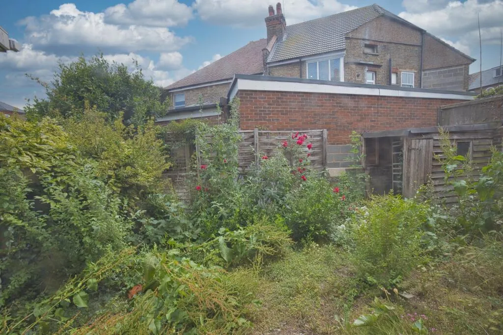 4 bed Semi-Detached