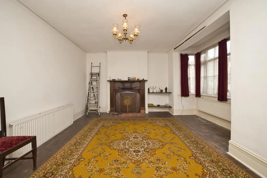 4 bed Semi-Detached