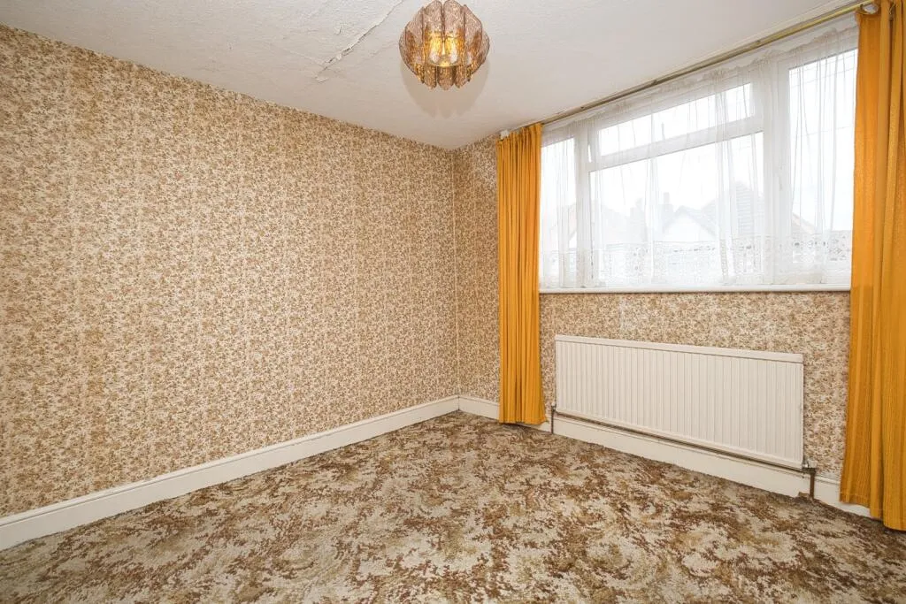 4 bed Semi-Detached