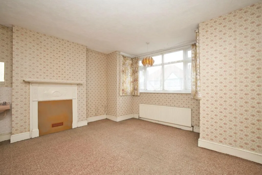 4 bed Semi-Detached