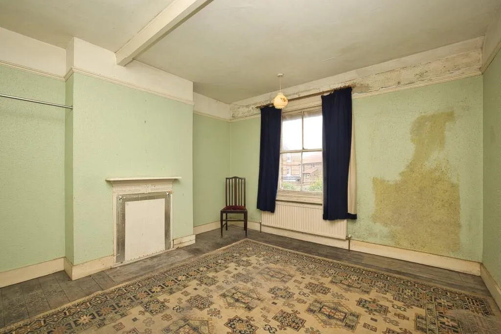 4 bed Semi-Detached
