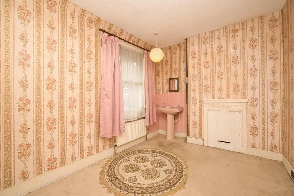 4 bed Semi-Detached