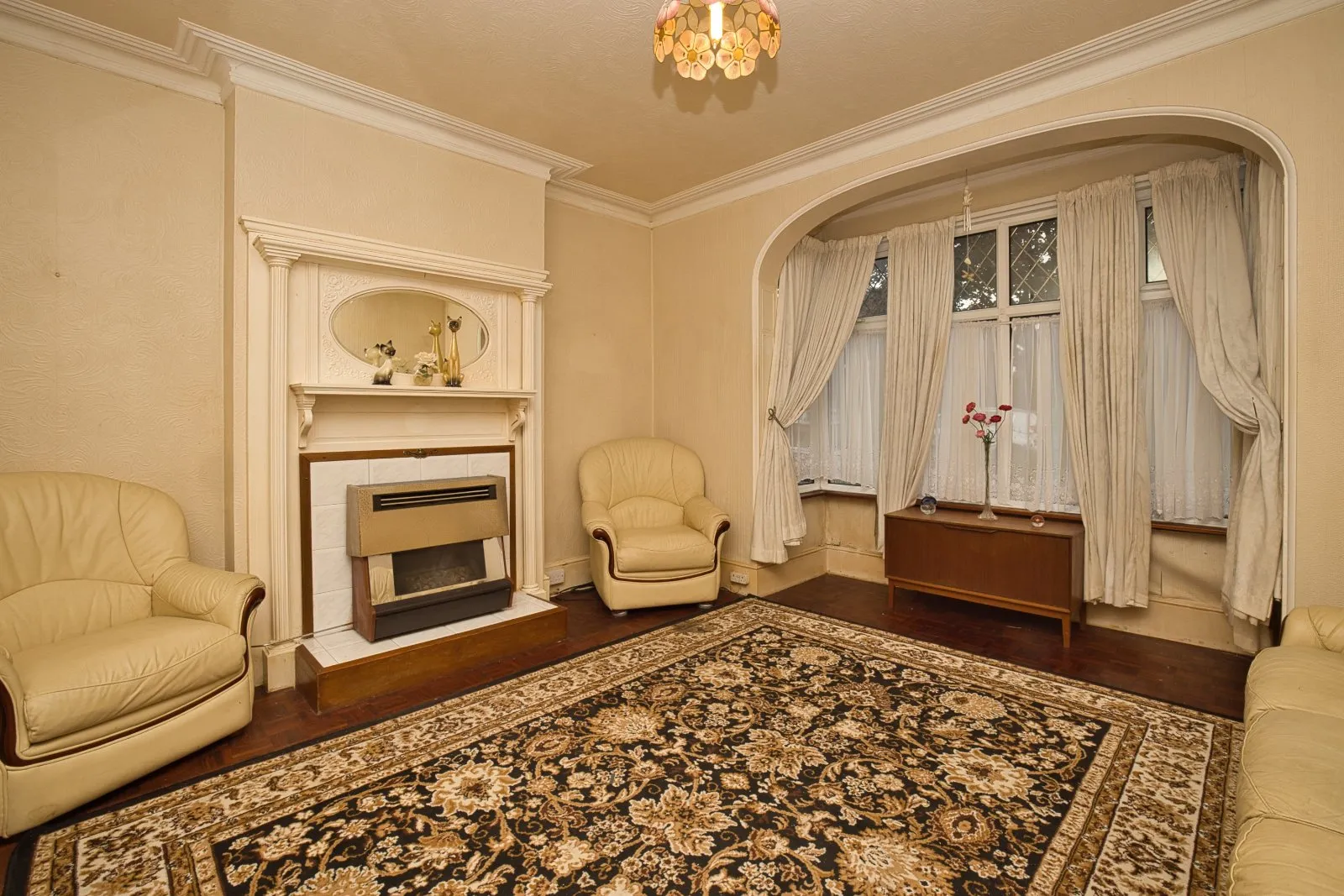 4 bed Semi-Detached