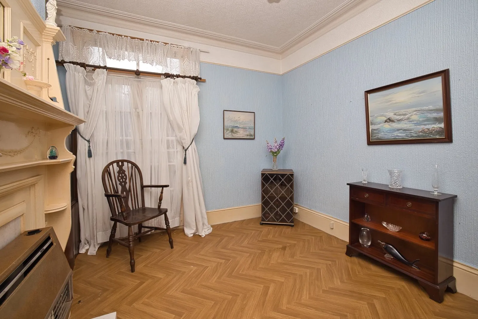 4 bed Semi-Detached