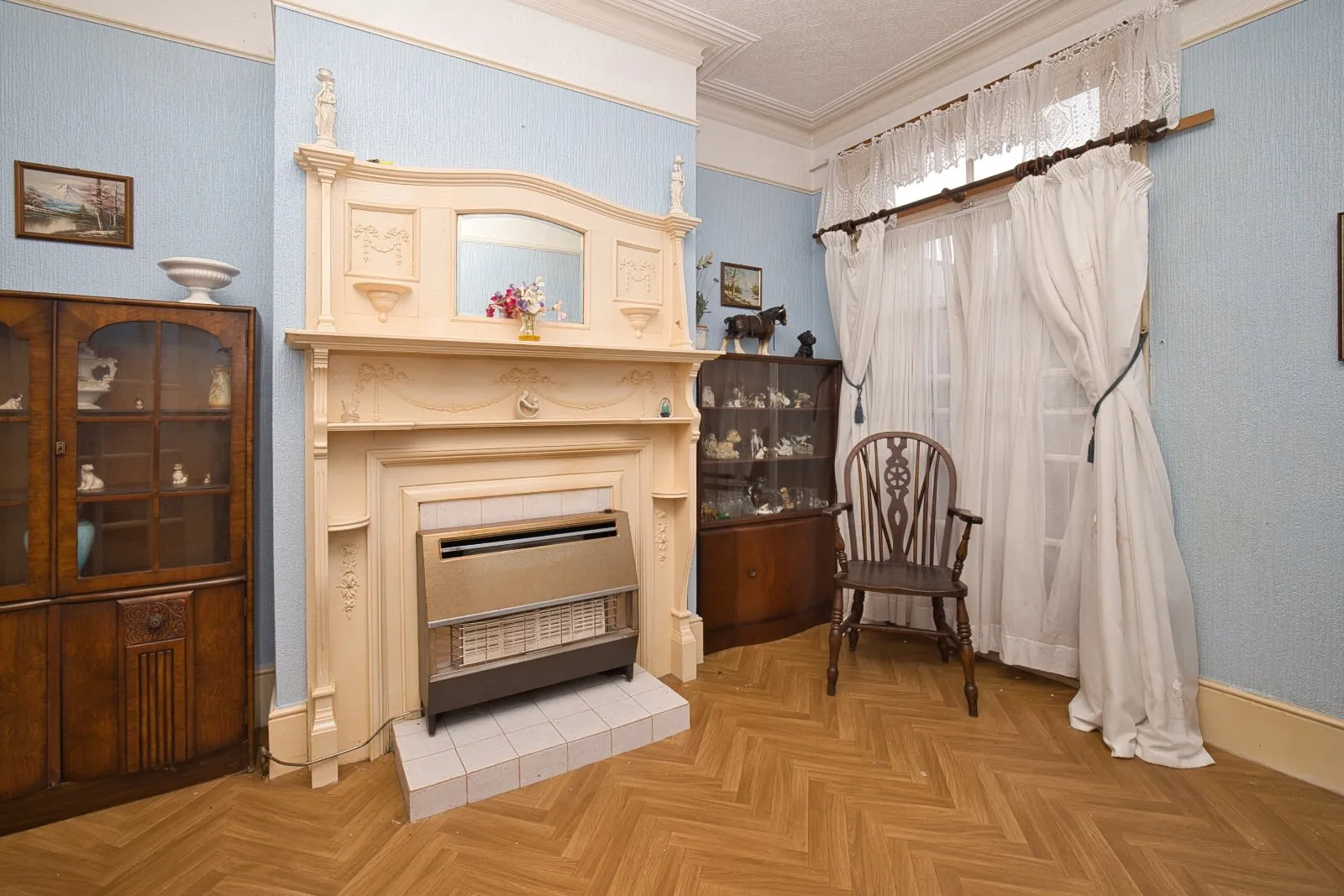 4 bed Semi-Detached