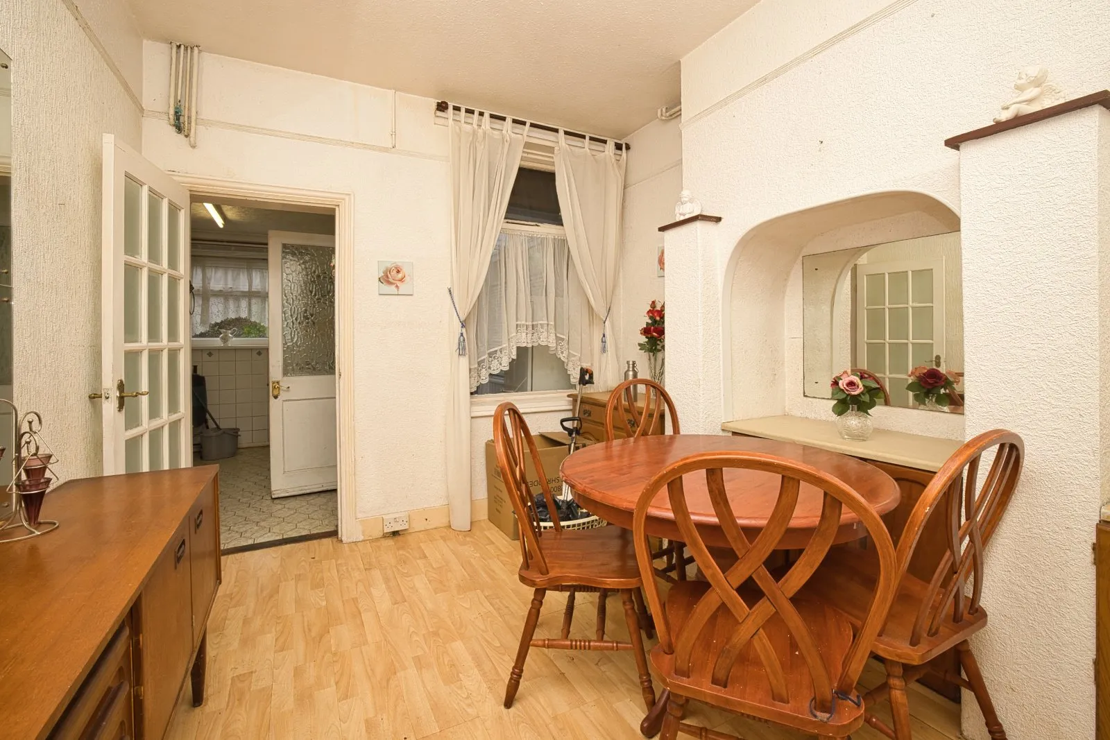 4 bed Semi-Detached