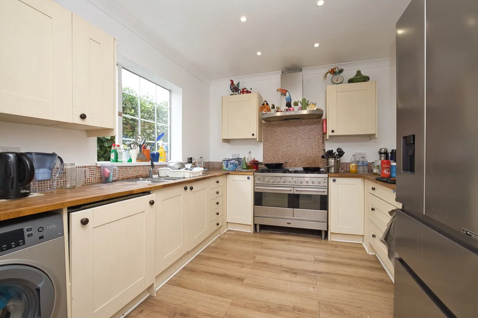 4 bed Semi-Detached