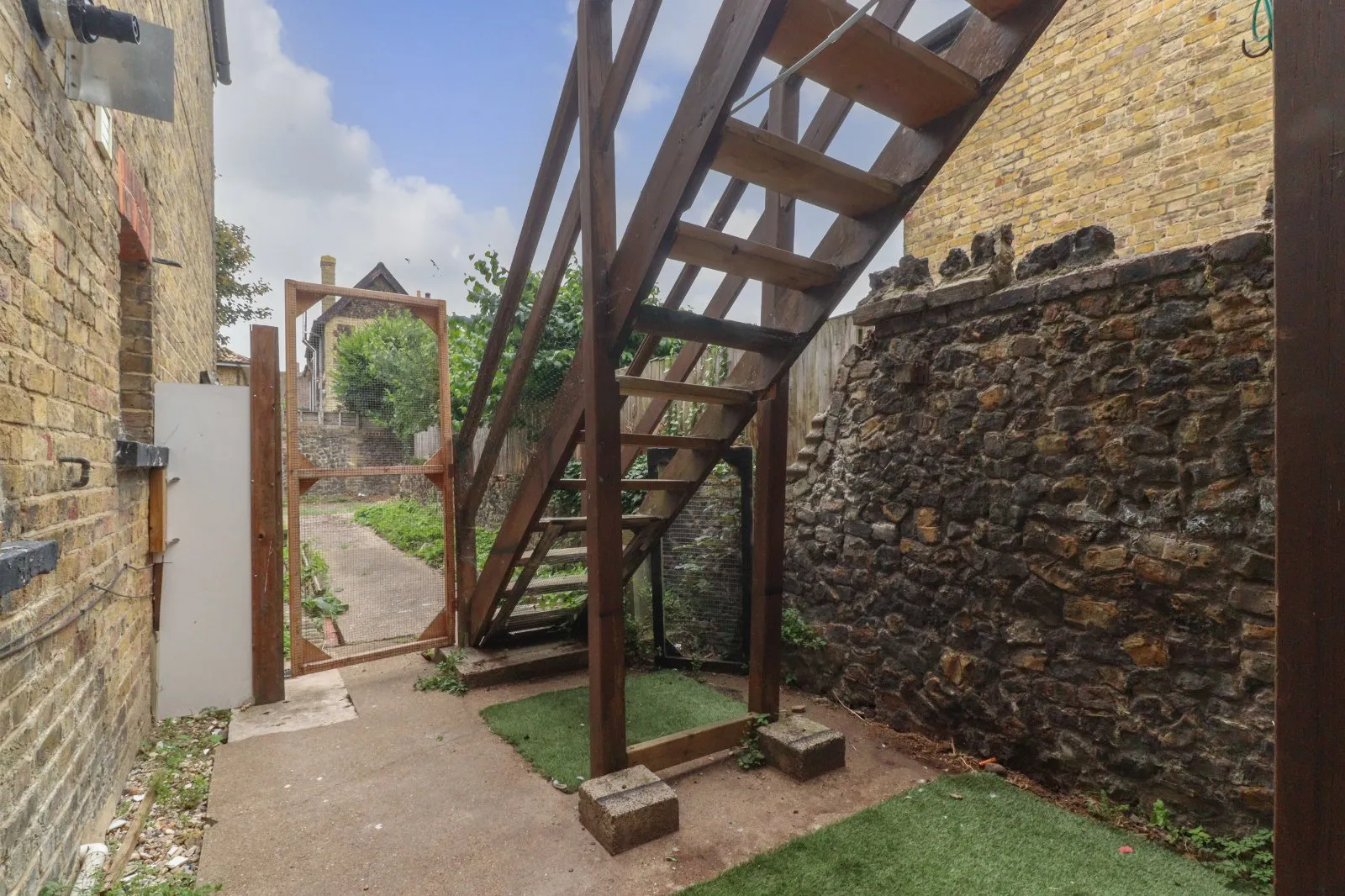 3 bed Terraced