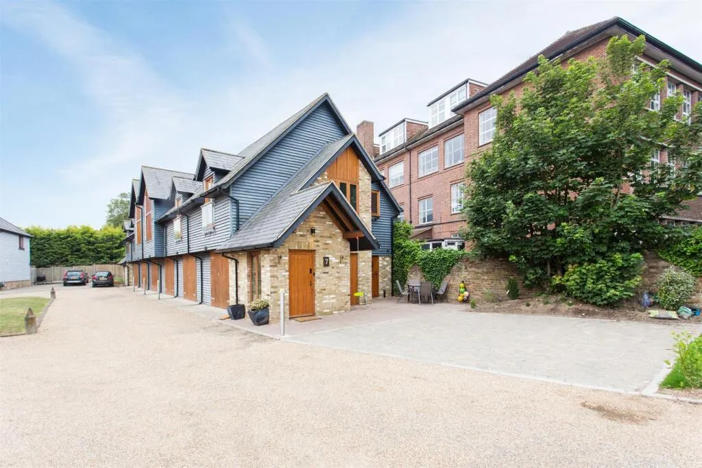 3 bed Semi-Detached