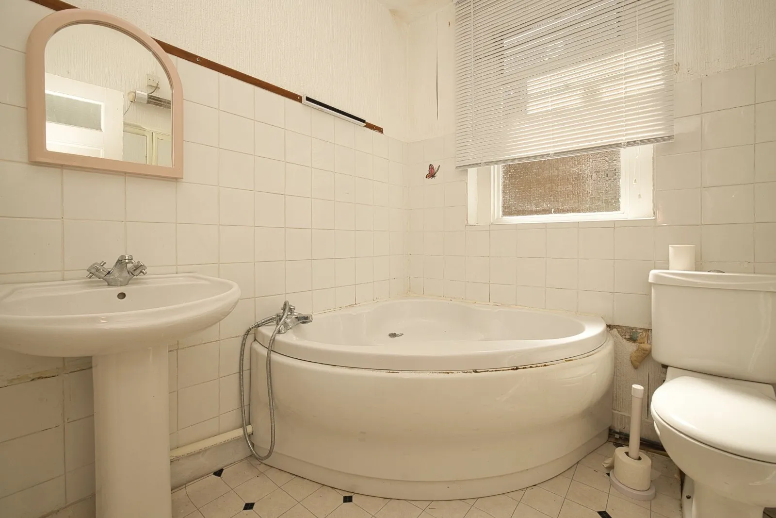 4 bed Semi-Detached