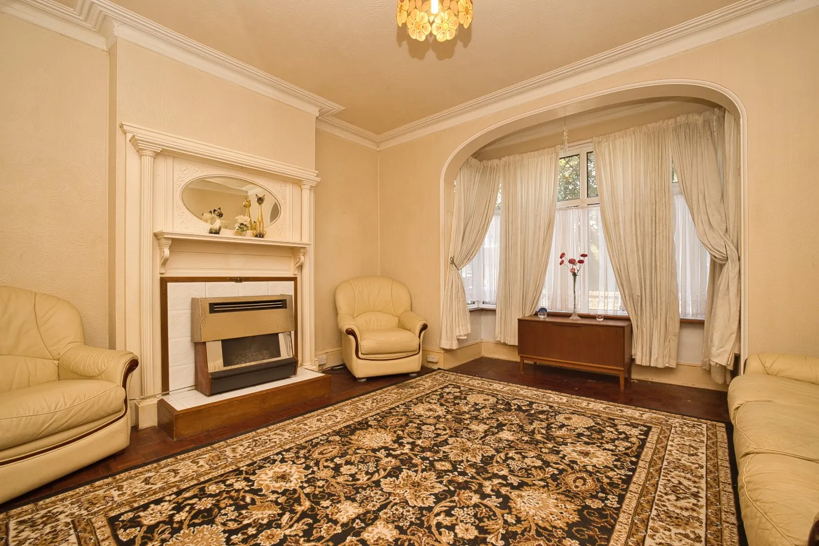 4 bed Semi-Detached