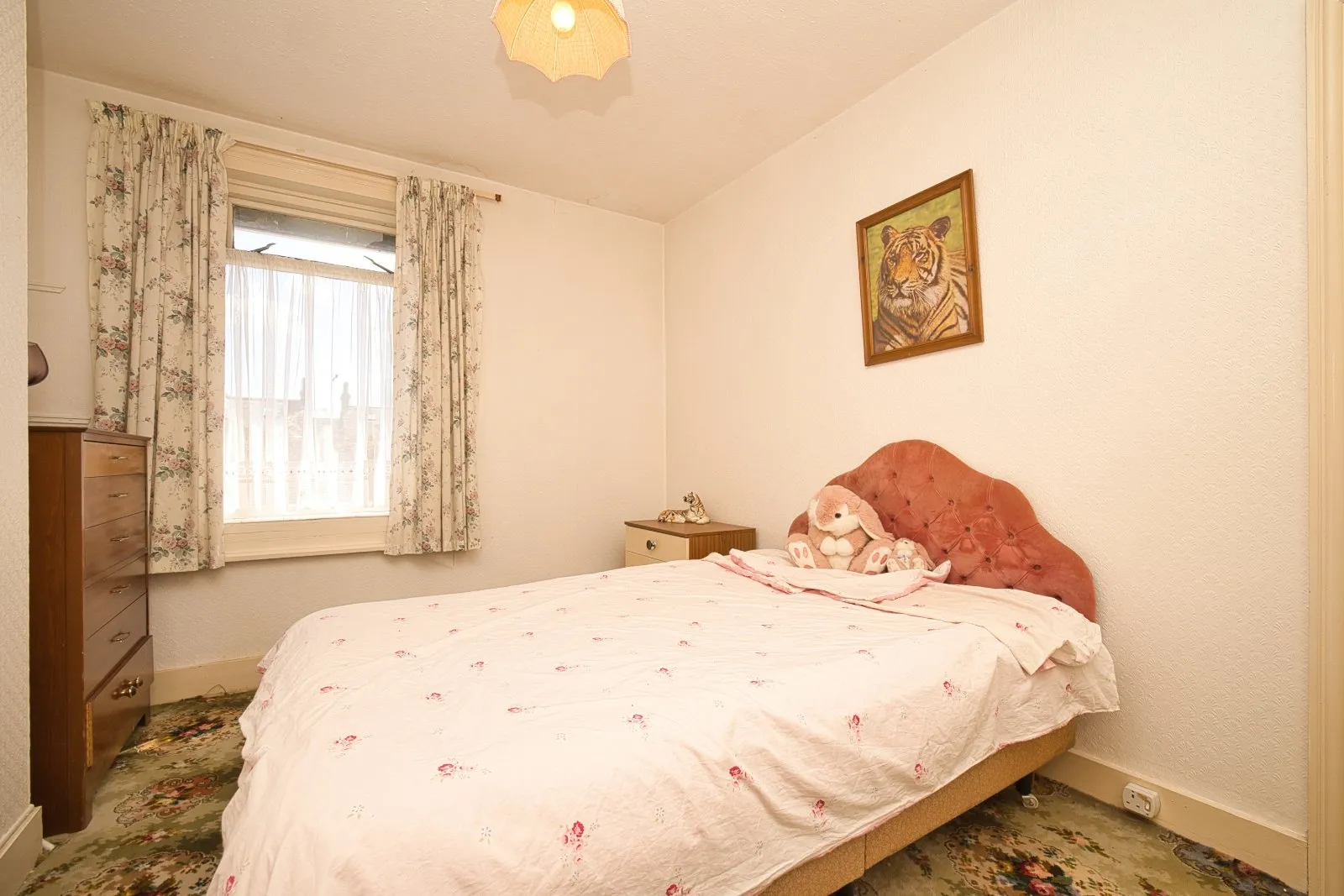 4 bed Semi-Detached