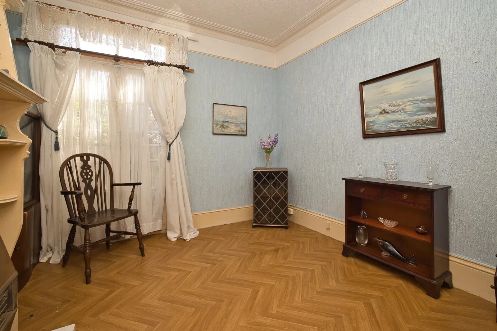 4 bed Semi-Detached