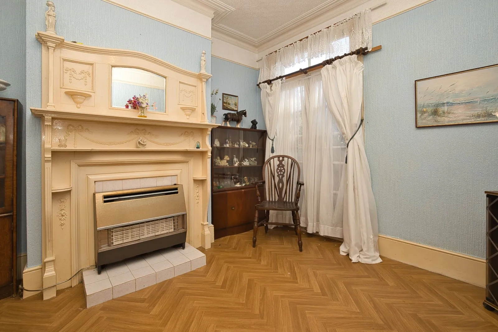 4 bed Semi-Detached
