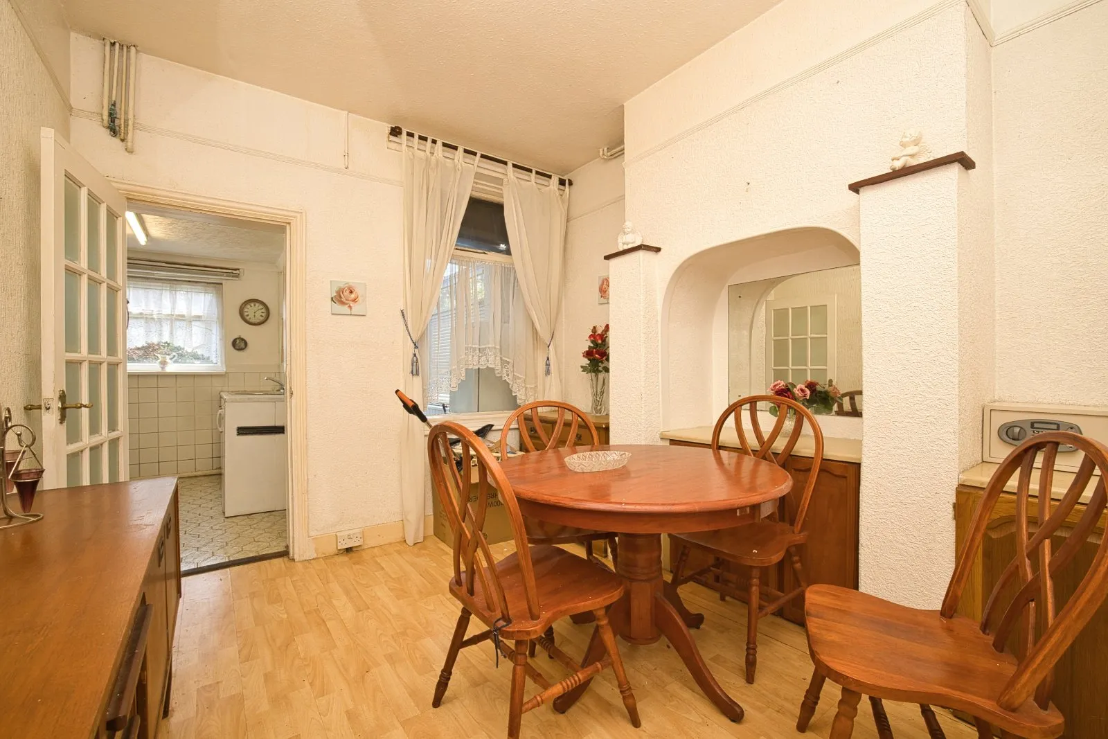 4 bed Semi-Detached