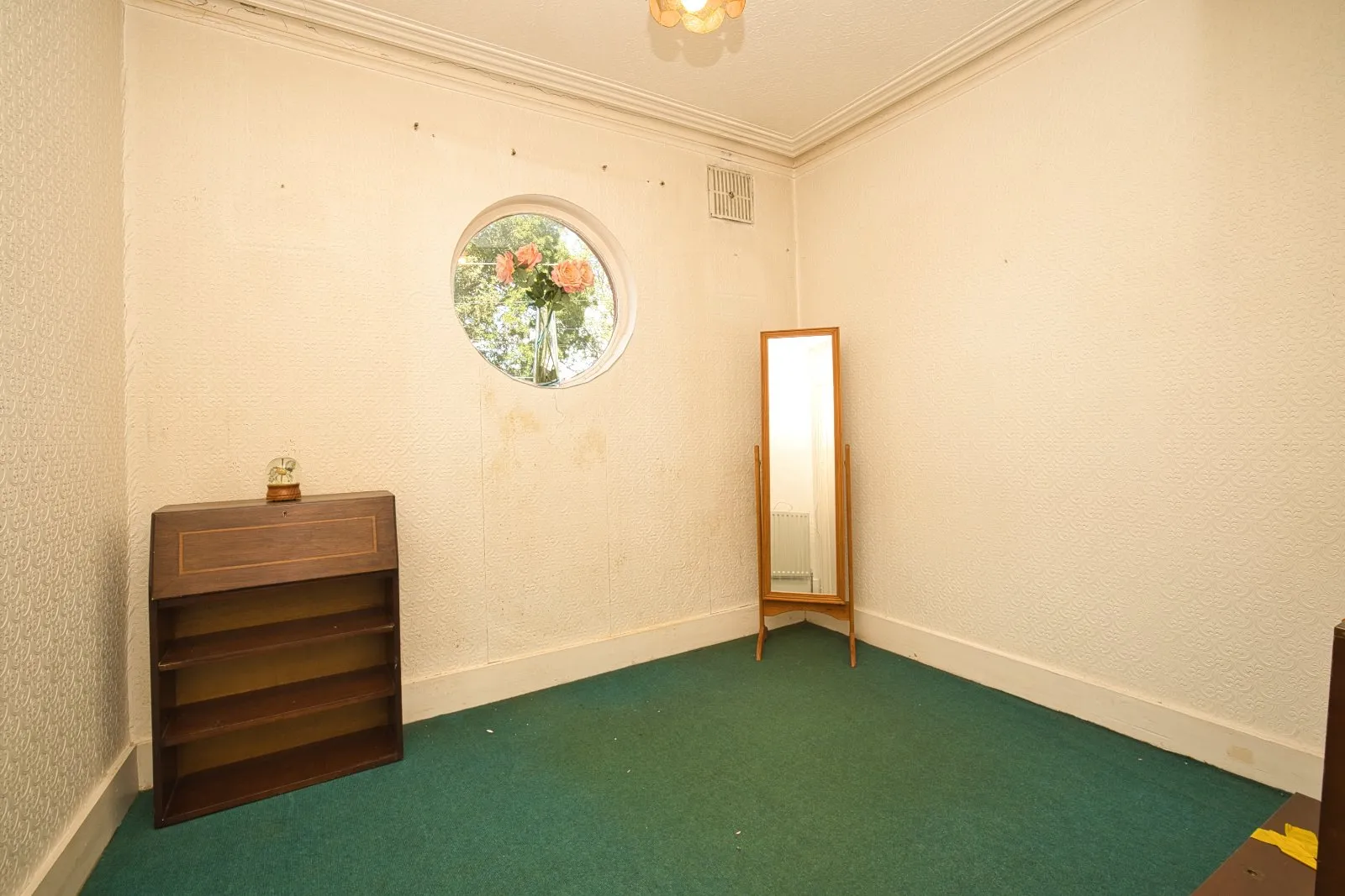 4 bed Semi-Detached