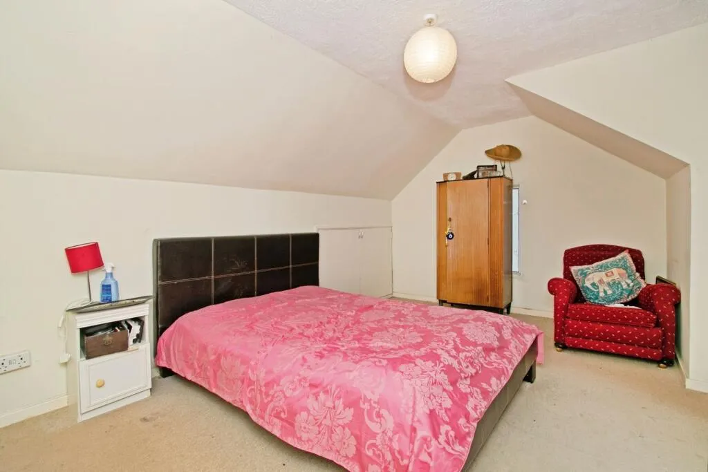 4 bed Detached