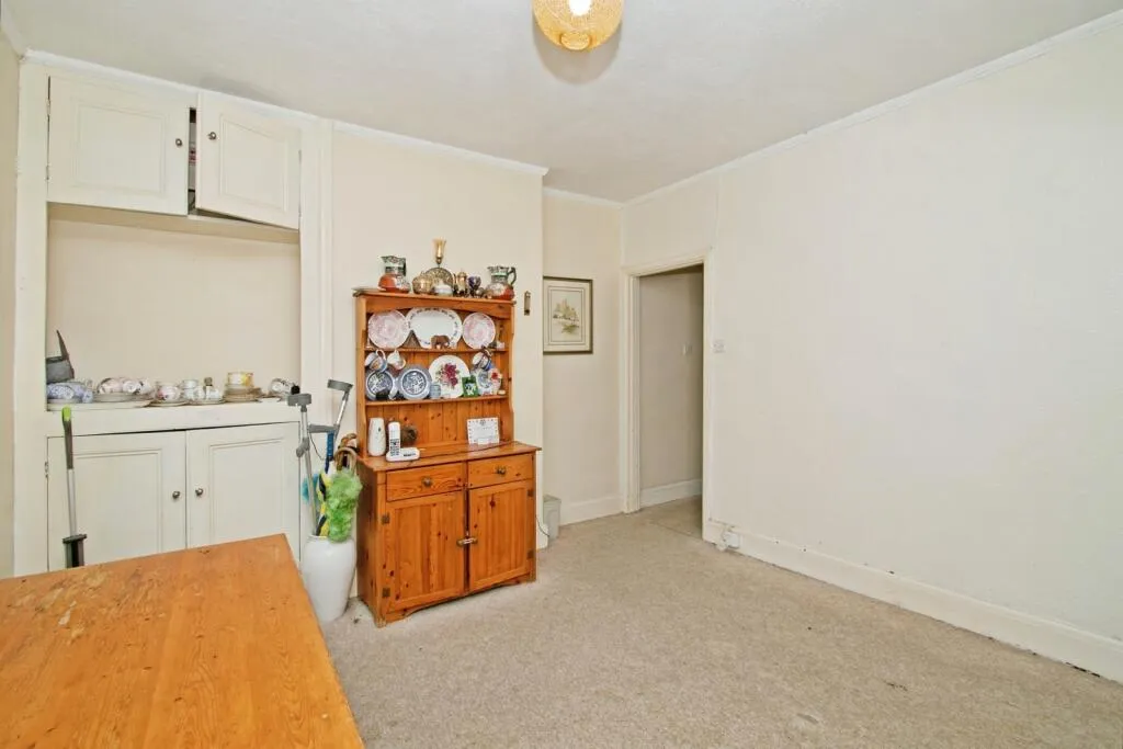 4 bed Detached