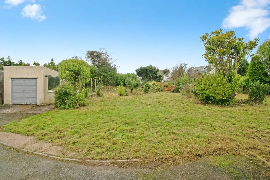 4 bed Detached