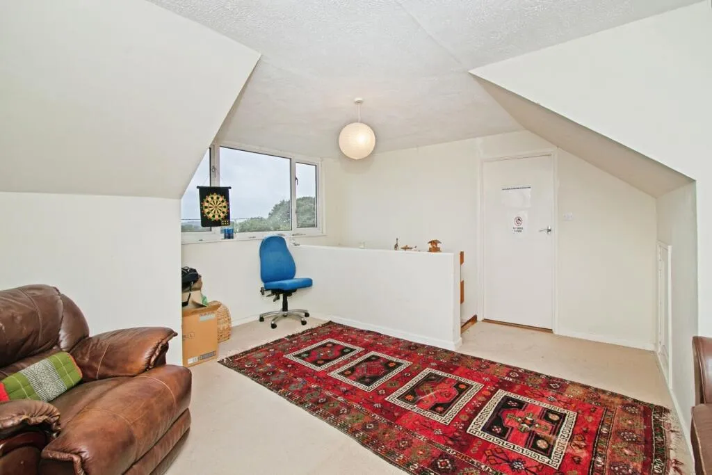 4 bed Detached