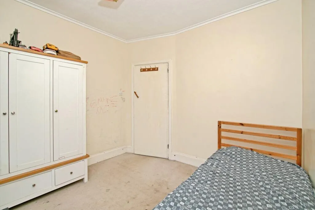 4 bed Detached