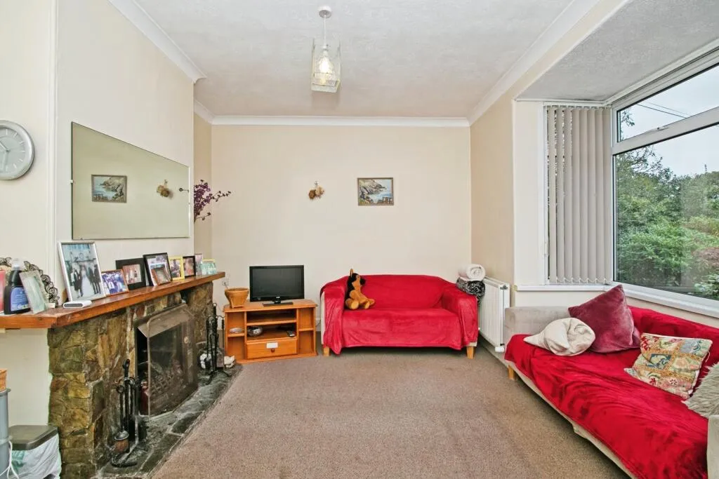 4 bed Detached