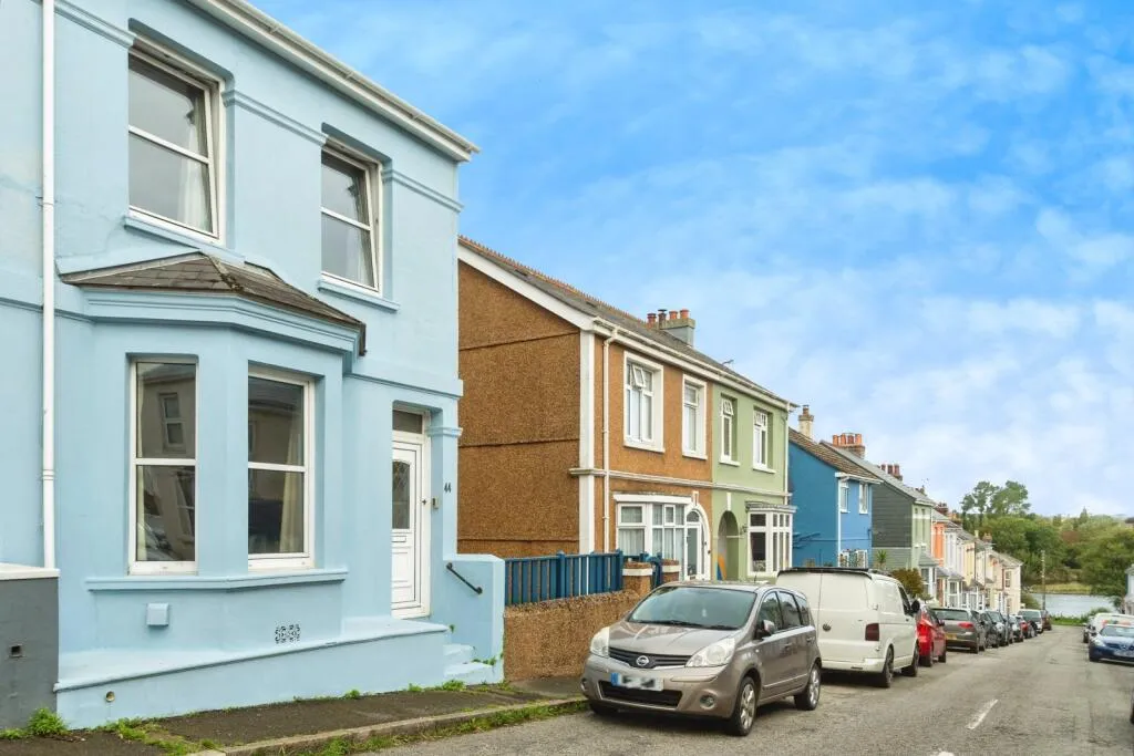 2 bed Semi-Detached