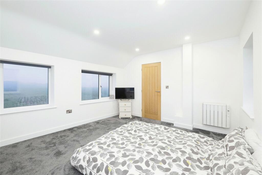 4 bed Character Property