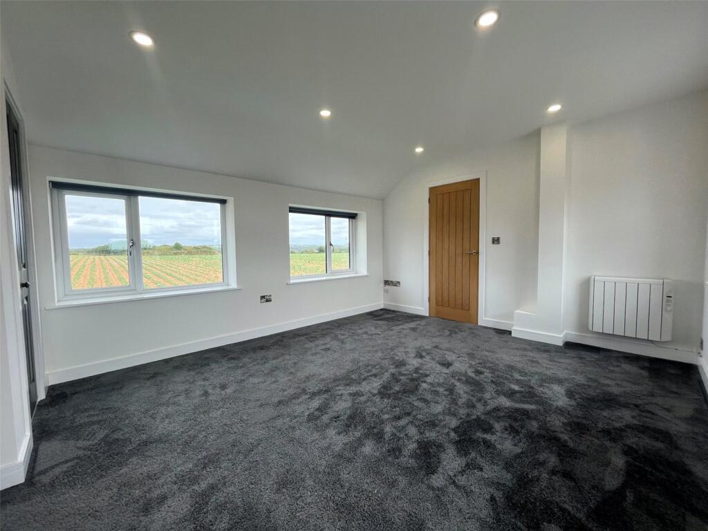 4 bed Character Property