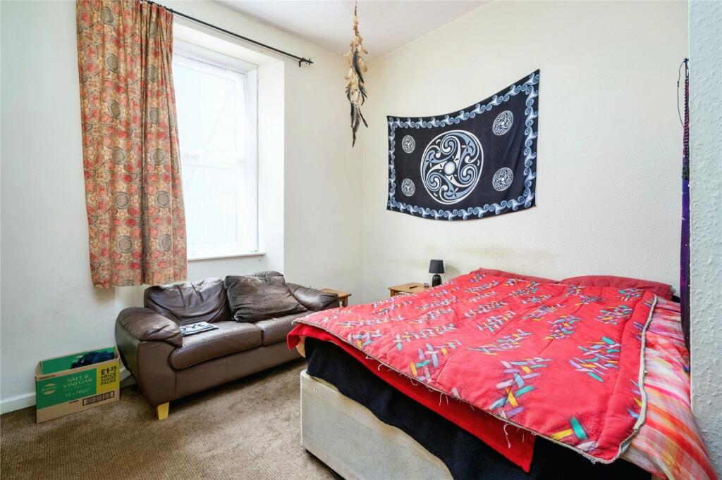 2 bed House
