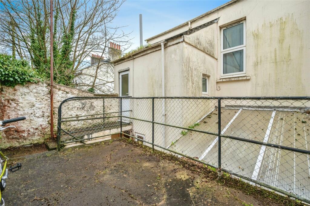 2 bed House