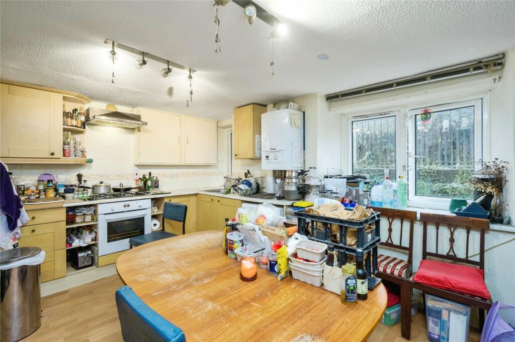 2 bed House