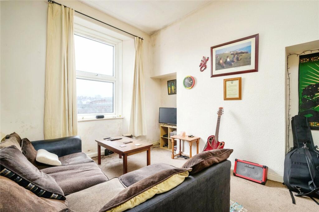 2 bed House