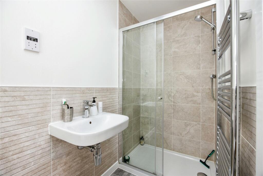 5 bed Semi-Detached