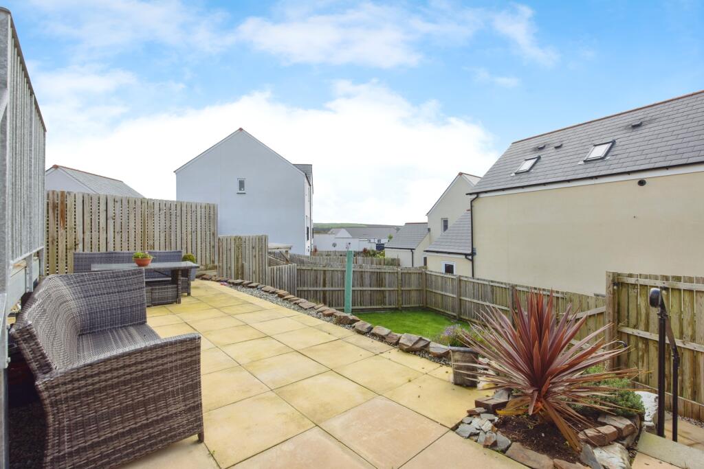 5 bed Semi-Detached