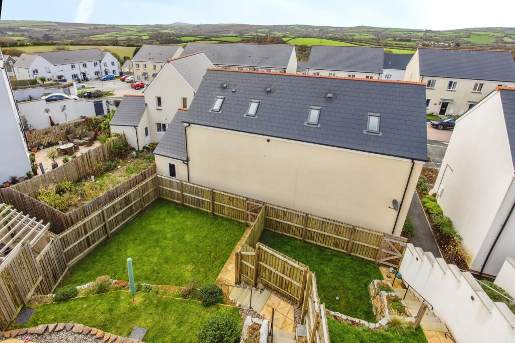 5 bed Semi-Detached