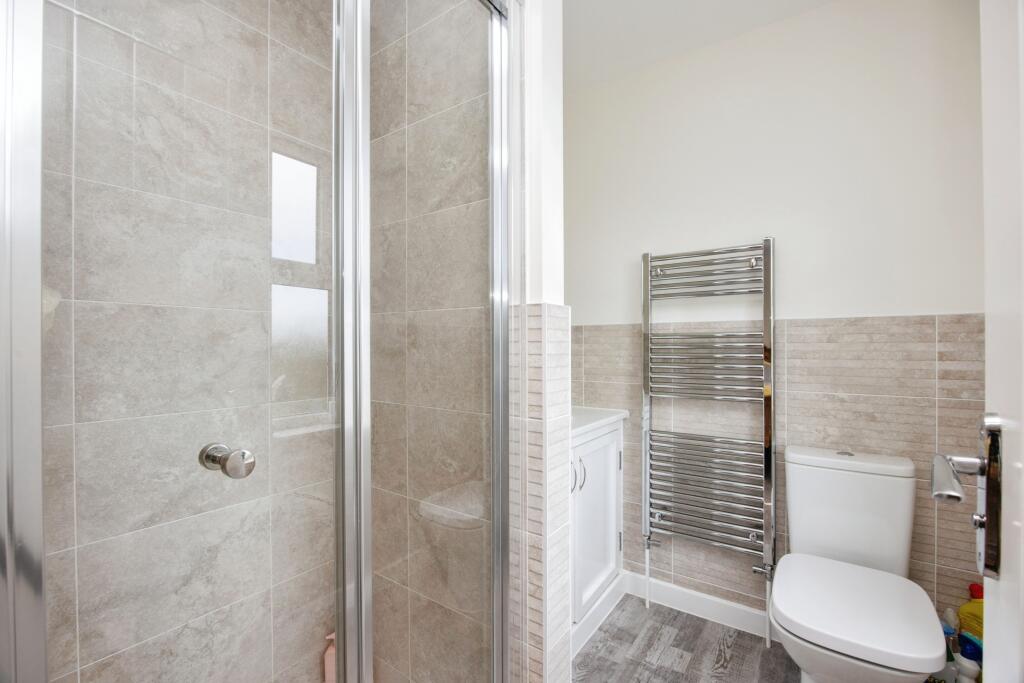 5 bed Semi-Detached